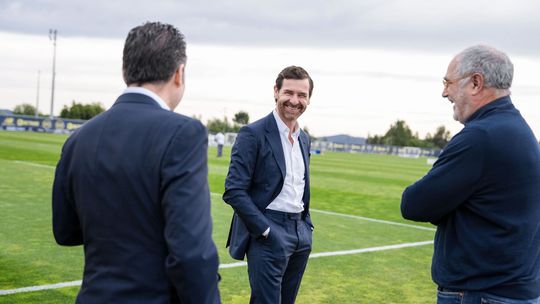 FC Porto: Villas-Boas de mãos atadas até ao dia 28