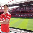 José Neto assina contrato profissional com o Benfica