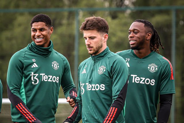 Rashford e Lisandro Martínez voltam aos treinos do Manchester United
