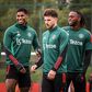 Rashford e Lisandro Martínez voltam aos treinos do Manchester United