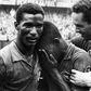 Didi com Pelé, chorando de alegria no Mundial 1958, na Suécia (Foto: IMAGO)
