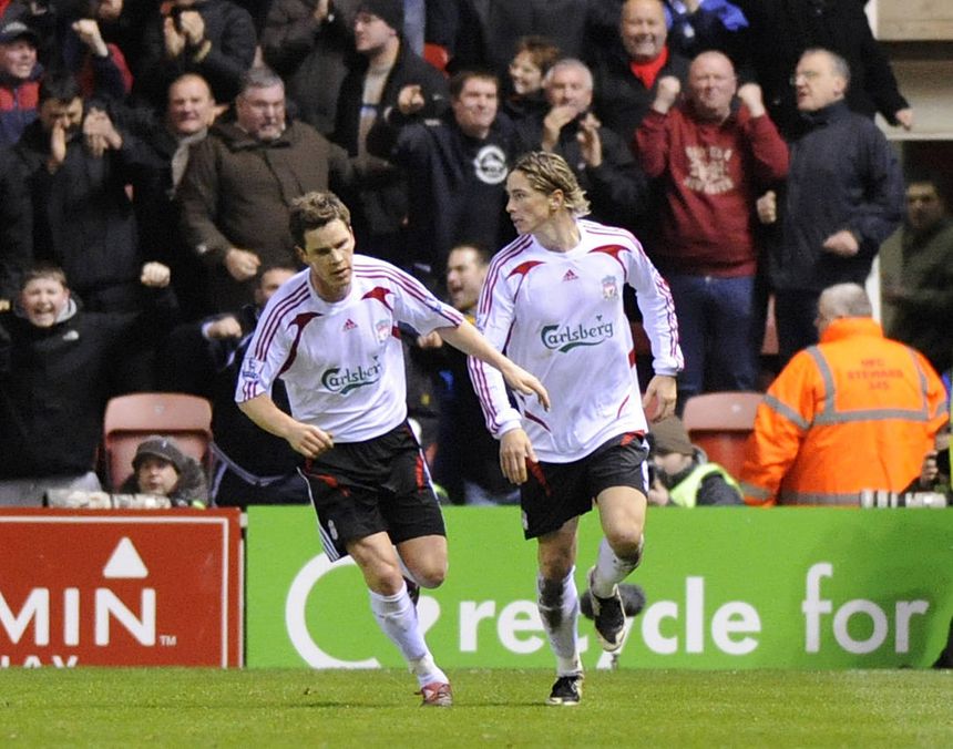 Steve Finnan e Fernando Torres