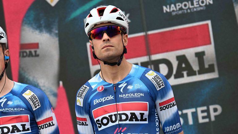 Mikel Landa a caminho do hospital após queda aparatosa (vídeo)