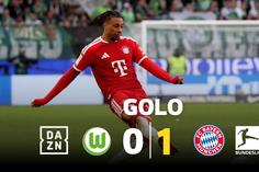 Parece repetição, mas não é: mais um golaço de Olise pelo Bayern