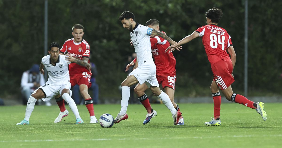 Académico de Viseu: basta não perder com o Sporting B para subir