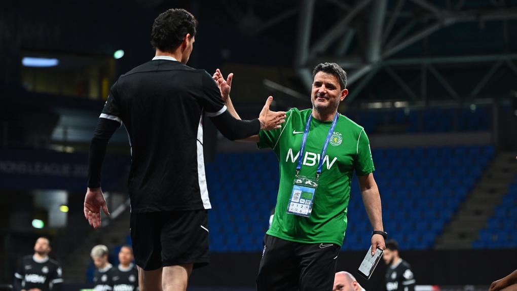 O treinador do Sporting, Nuno Dias, na arena de Pesaro, palco da final - Foto: SPORTING CP