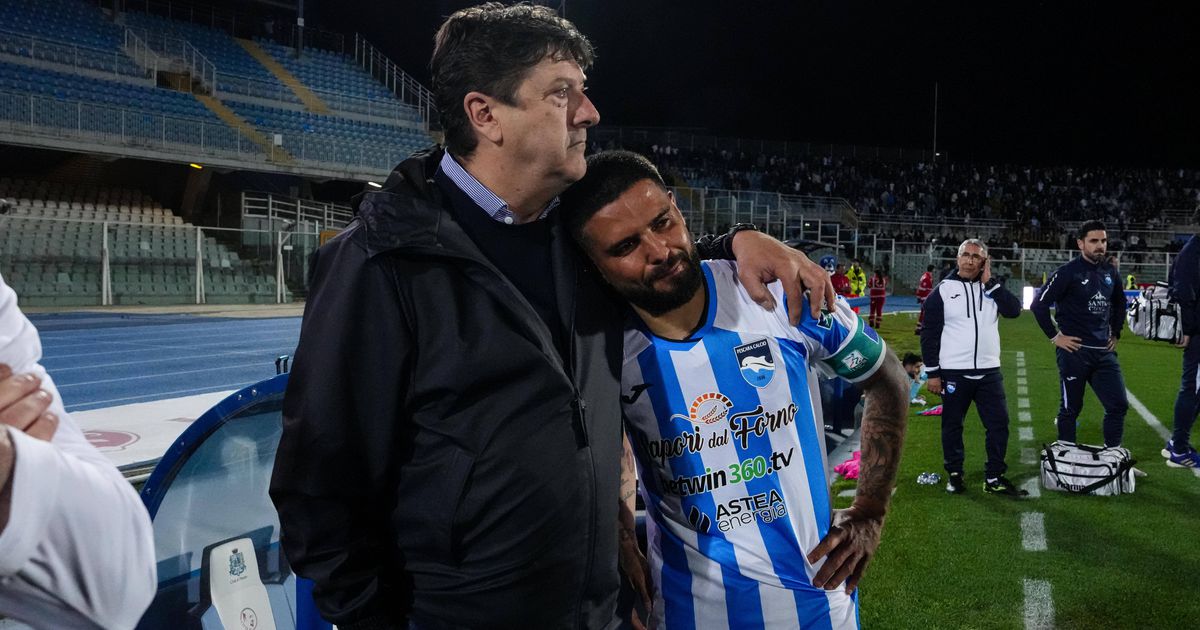 VÍDEO: ultras do Pescara lançam fogo de artíficio contra a polícia após descida