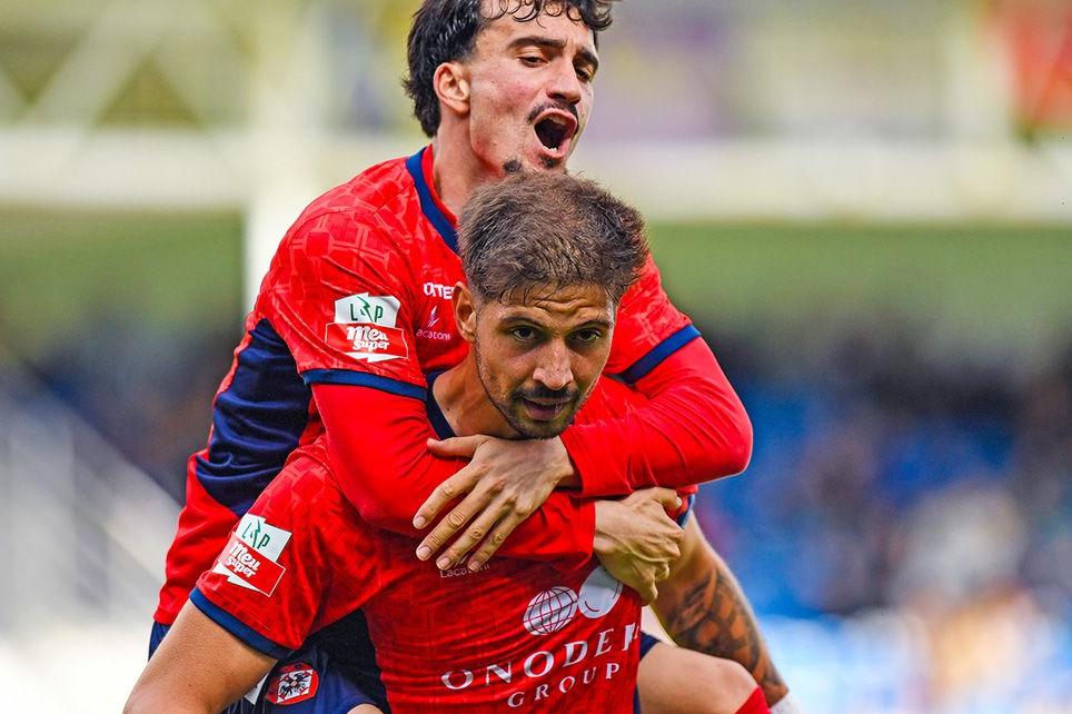Golos de Pedro Martelo não chegaram para Oliveirense garantir a manutenção...