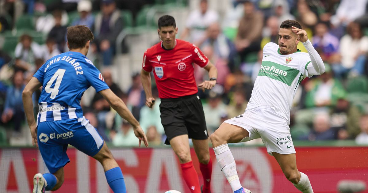Elche critica arbitragem com publicação irónica nas redes sociais