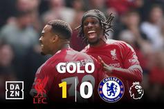 Golaço a abrir o Liverpool-Chelsea: que pontapé de Gravenberch!