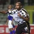 A celebração que era marca registada do 'pistoleiro' Silva - Foto: A BOLA