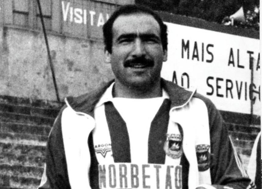 Adérito carregou o emblema da Caravela de 1981 a 1984 - Foto: ABOLA