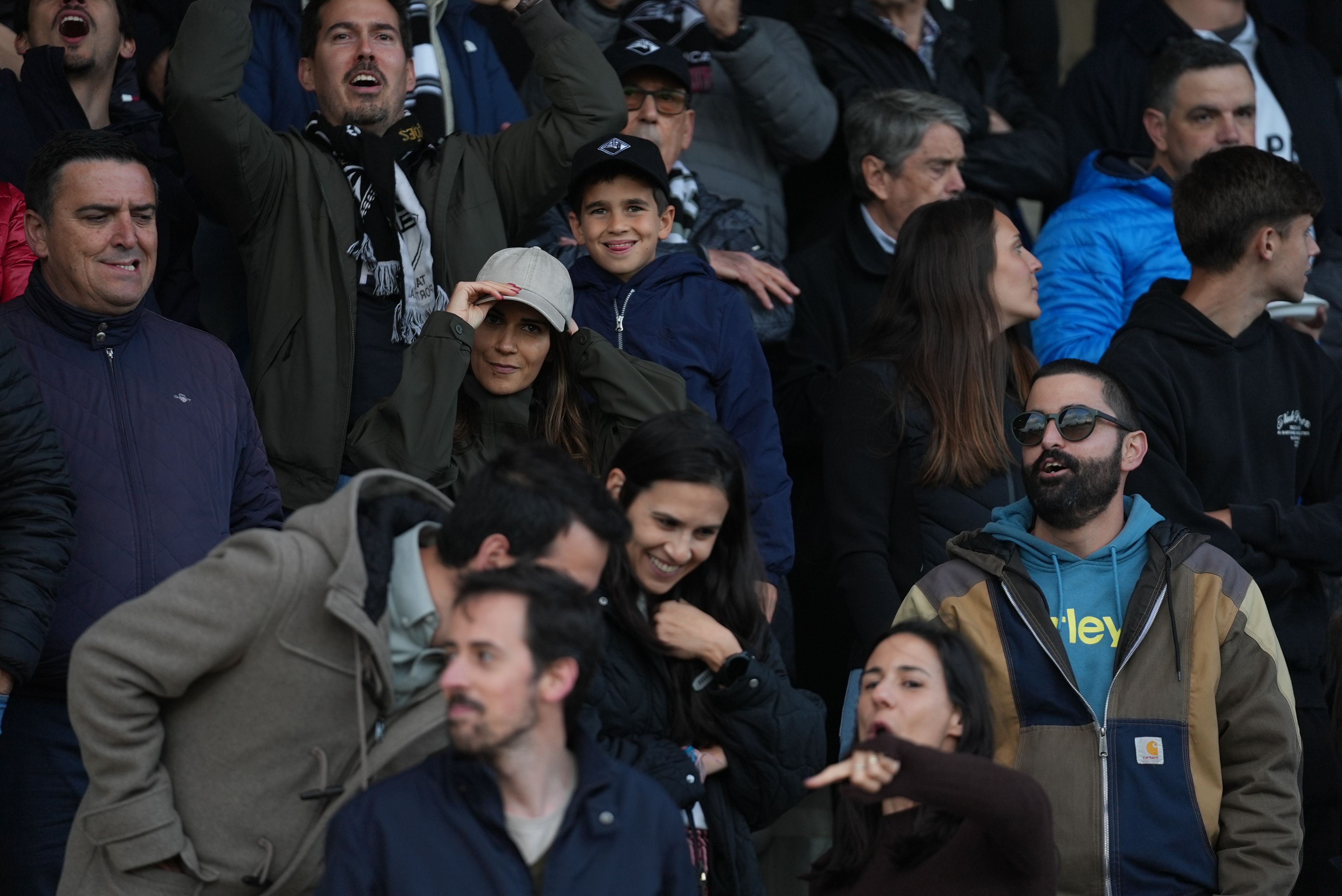 Mulher e filho de Ruben Amorim estiveram na bancada a apoiar a Académica - Foto: A BOLA