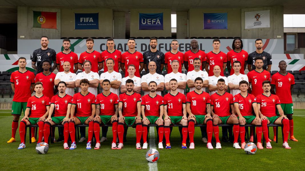 A fotografia oficial dos 26 que vão ao Euro 2024