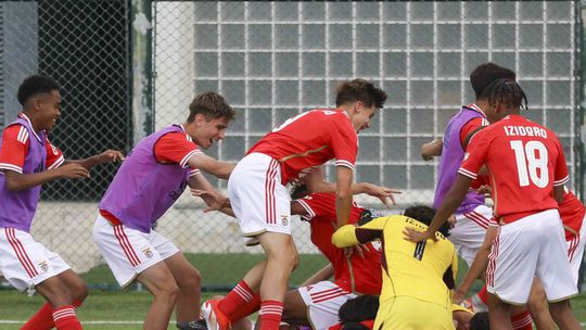 Benfica sagra-se bicampeão de iniciados