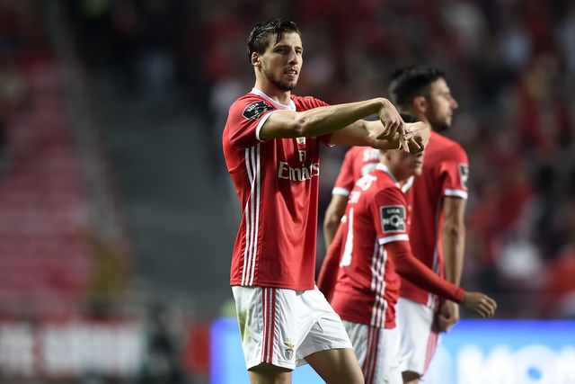 «Regresso ao Benfica? Essas promessas nunca correm bem»