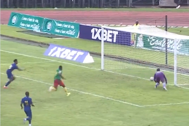 Vídeo: surreal defesa de Onana e confusão no relvado