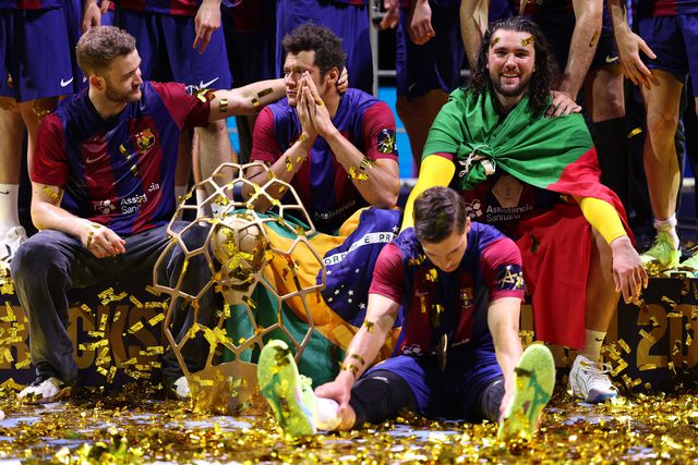 Barcelona de Luís Frade vence a Champions pela 12.ª vez