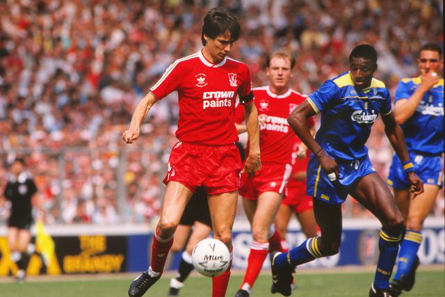 Lenda do Liverpool internada em estado grave