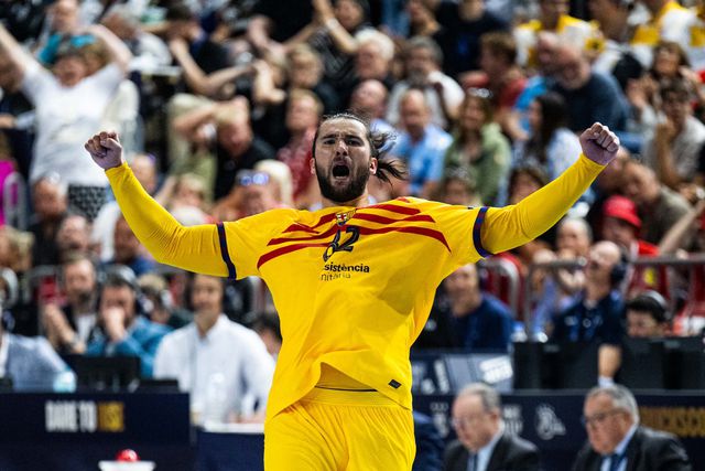 Luís Frade junta-se ao grupo de capitães do Barcelona