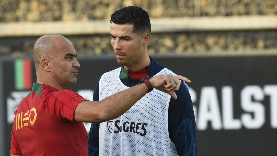 Roberto Martínez gere Ronaldo