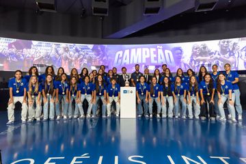 FC Porto: Taça de campeão feminino já está no museu