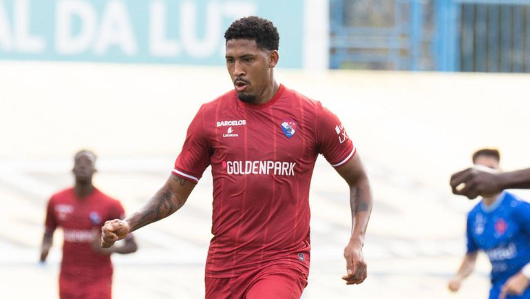 Mercado Gil Vicente: Alianza Lima aperta o cerco a Jesús Castillo