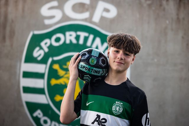 Sporting: David Terna assina contrato de formação