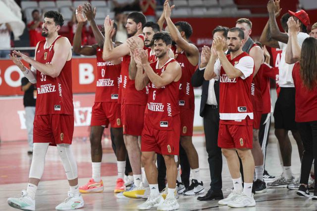 Equipa de basquetebol do Benfica 2024-25. Foto SLBenfica