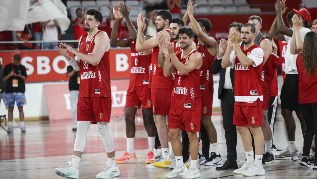 Equipa de basquetebol do Benfica 2024-25. Foto SLBenfica