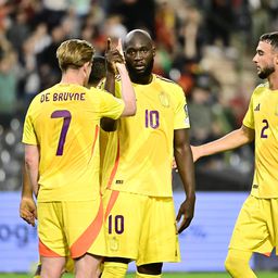 Festejos da Bélgica, com De Bruyne, Lukaku e Debast em destaque