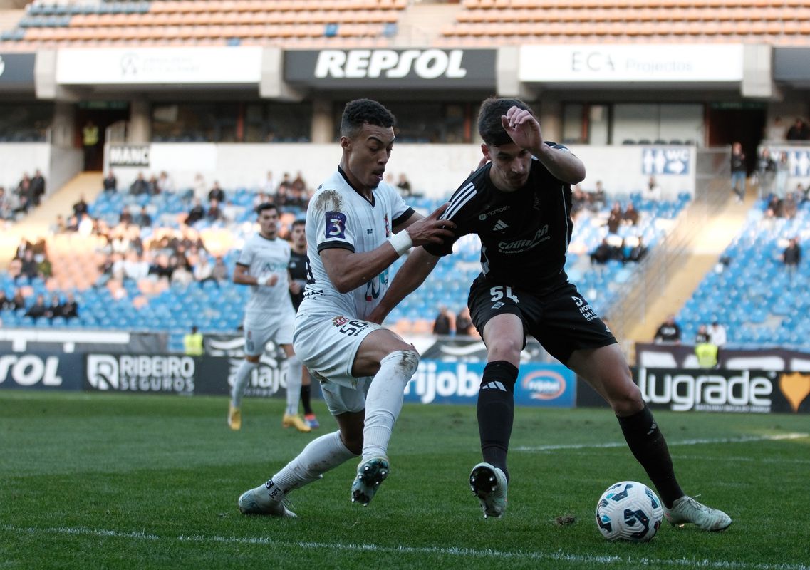 Mercado E. Amadora: central negociado com o V. Guimarães
