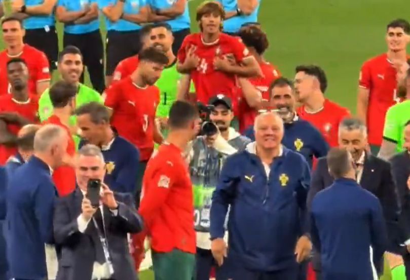 Vídeo: Mora precisou de ajuda para ver Pepe