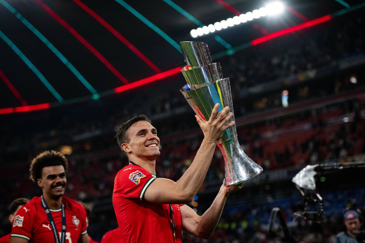 Jogador Palhinha em ação