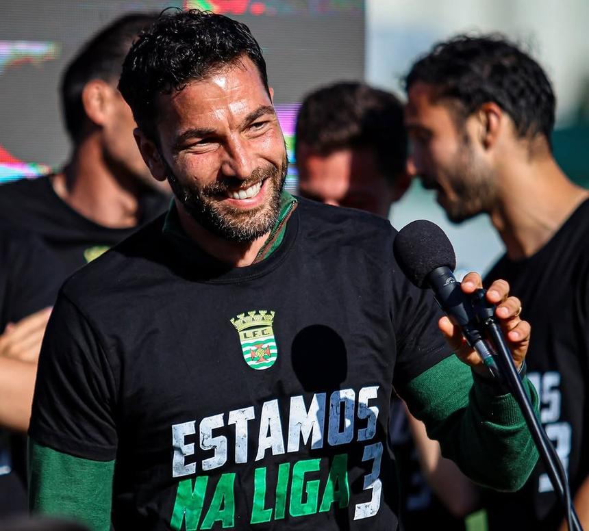 Mika começou a temporada como adjunto de Carlos Pinto e terminou-a como mister principal - Foto: Leça