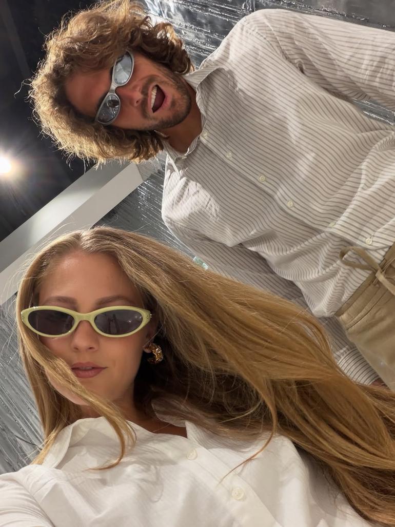Kristen Thoms e Tsitsipas - Foto: Tsitsipas/Instagram