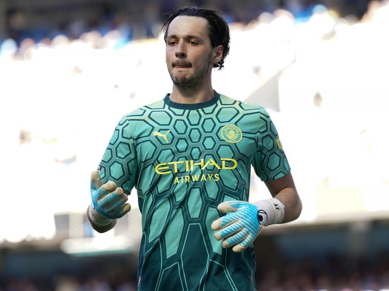 James Trafford custou 31,2 milhões de euros ao Burnley no verão passado, antes de chegar Donnarumma  - Foto: Imago