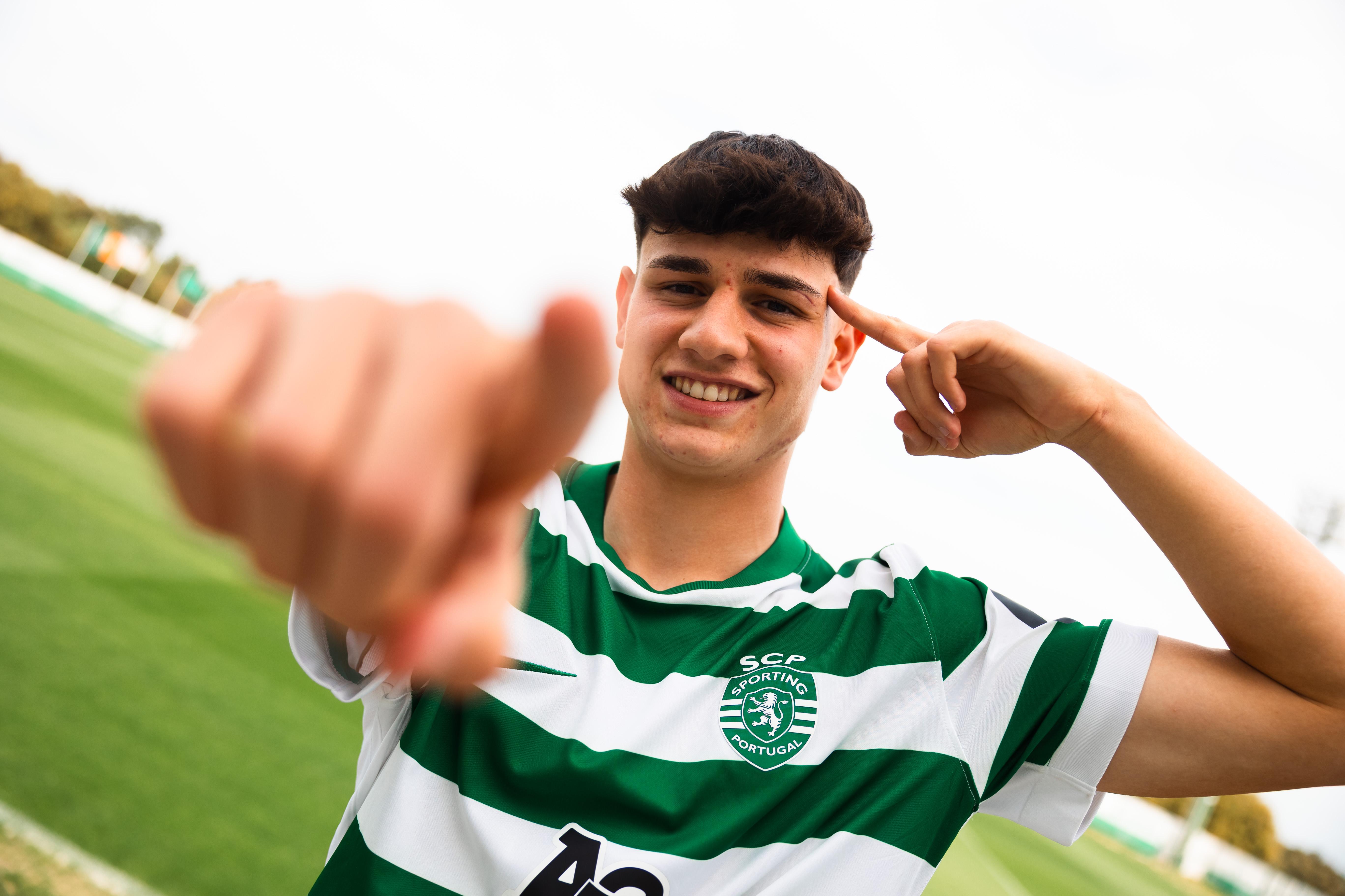 Miguel Almeida (19 anos) - Sporting - Quatro golos, em três jogos, pelos Sub-23 leoninos esta época. 23 em 2025/26 - Foto: SPORTING CP