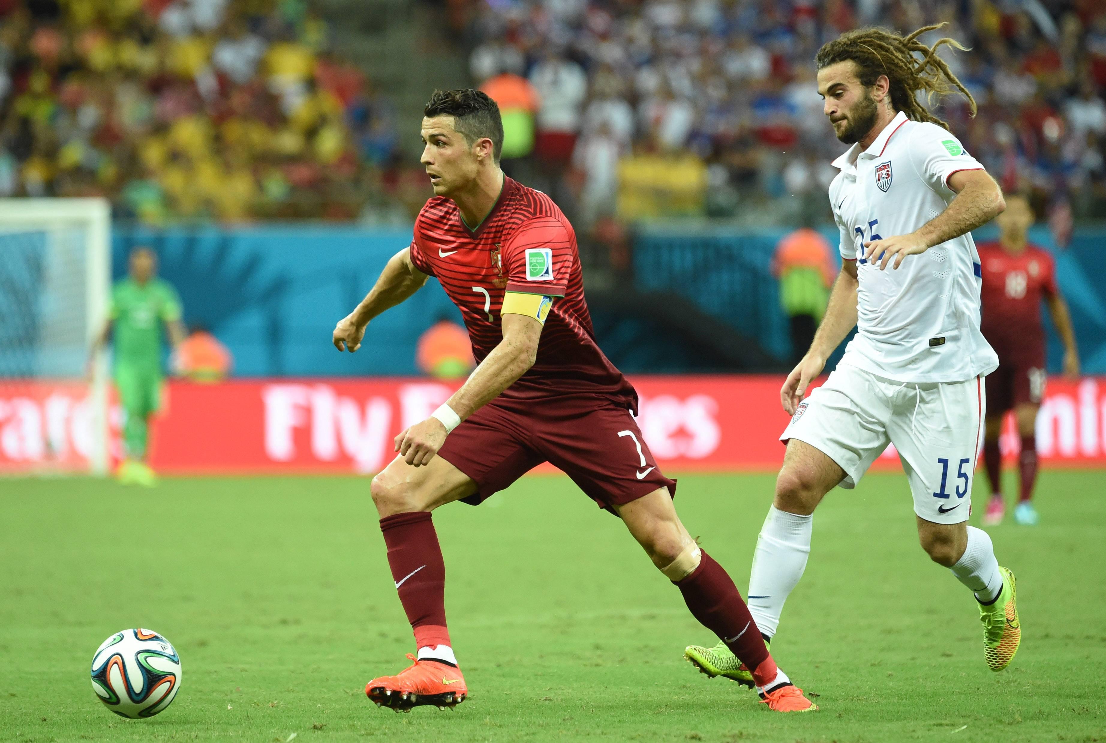 Também é na fase de grupos que Ronaldo fez as duas assistências que tem em Campeonatos do Mundo: para Tiago vs. Coreia do Norte em 2010 e para Varela vs. EUA em 2014 (IMAGO)