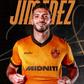 A imagem da oficialização de Raúl Jiménez. Foto X/wolves