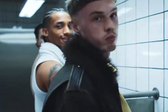 João Pedro e Cole Palmer em vídeo de Madonna
