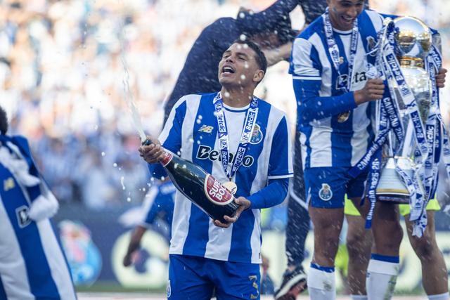 Thiago Silva voltou ao FC Porto e foi campeão