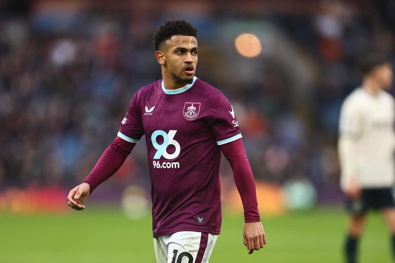 Marcus Edwards foi tranferido para o Burnley por €10M
