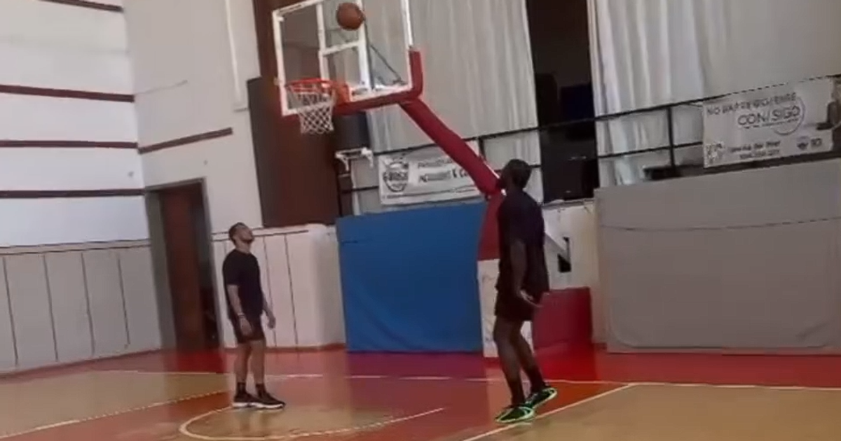 Neemias levou treinador dos Celtics ao Barreirense (vídeo)