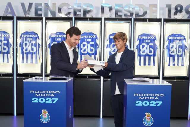 Oficial: Rodrigo Mora renova com o FC Porto