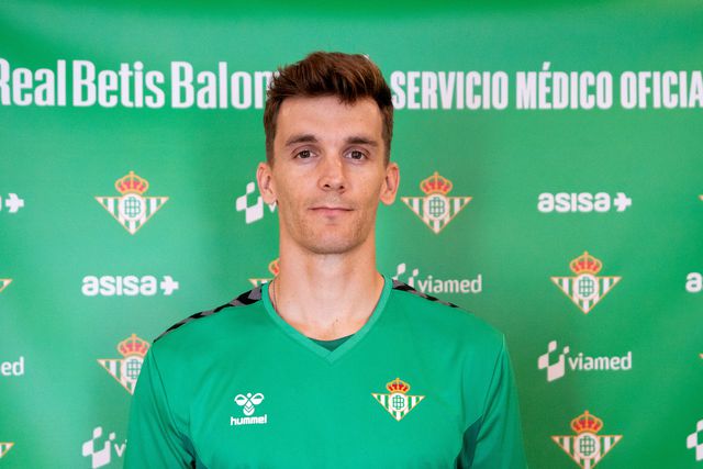 Oficial: ex-jogador de Mourinho é reforço do Bétis