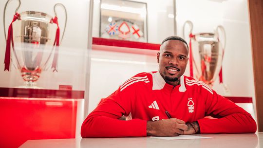 Oficial: Carlos Miguel reforça baliza do Nottingham Forest de NES