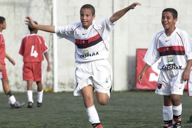 Ex-Benfica foi ao baú das recordações para despedir-se de Thiago Alcântara