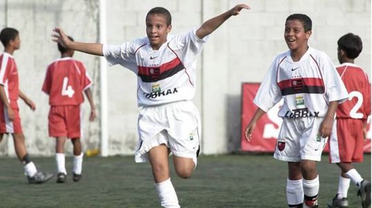 Ex-Benfica foi ao baú das recordações para despedir-se de Thiago Alcântara