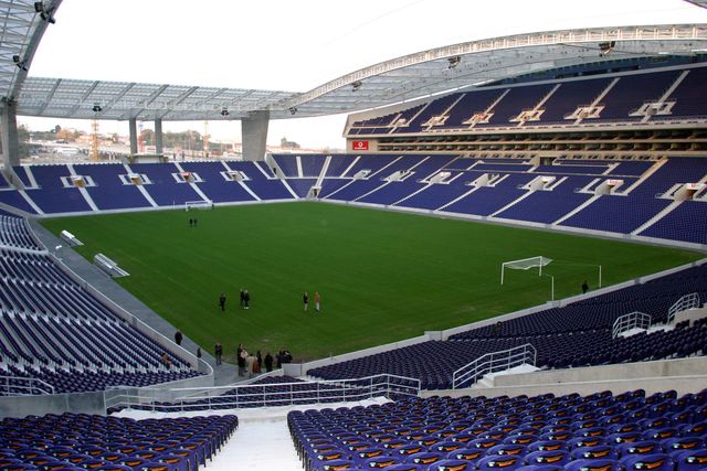 Bilhetes para o FC Porto-Al Nassr à venda quinta-feira